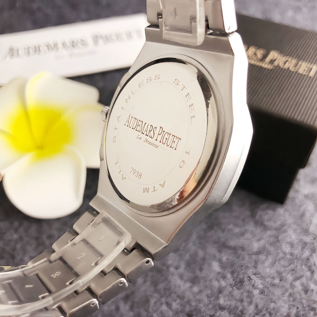 Montre chronographe en acier Stealth