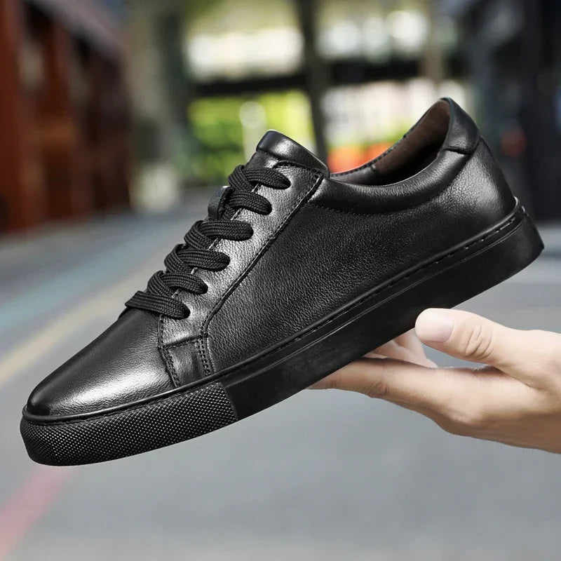 Klassischer Schuh aus echtem Leder