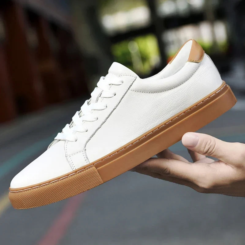 Klassischer Schuh aus echtem Leder